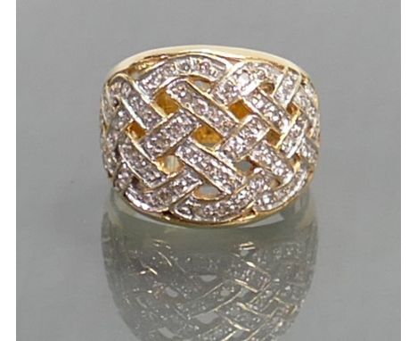 High carat gold & Diamond ring: Tested as 18ct gold, weight 7.7g, ring size O 1/2.                 