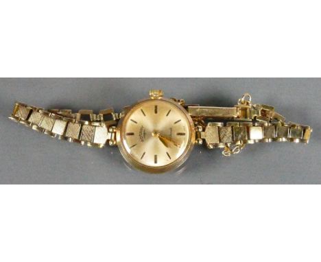 9ct gold Rotary ladies watch with 9ct bracelet 13.6g: