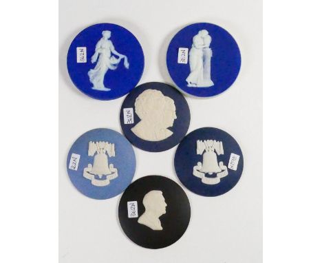 A collection of Wedgwood small portrait medallions to include: Mrs &amp; Mrs Harry Buten, Franklin D Roosevelt etc., largest 