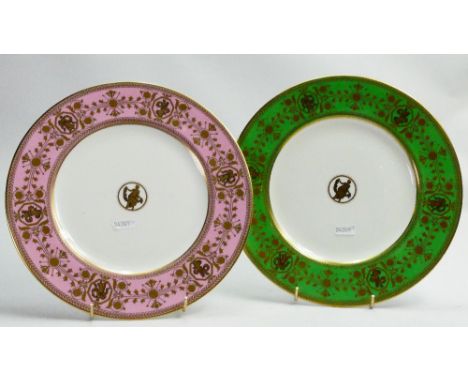 Two Wedgwood Astbury pattern cabinet plates: One pink and other green.