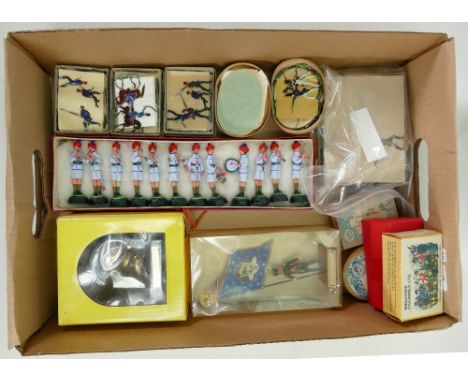 Ernst Heinrichsen Nurnberg boxed sets of soldiers x 6: Together with a large similar selection of smaller scale hand painted 