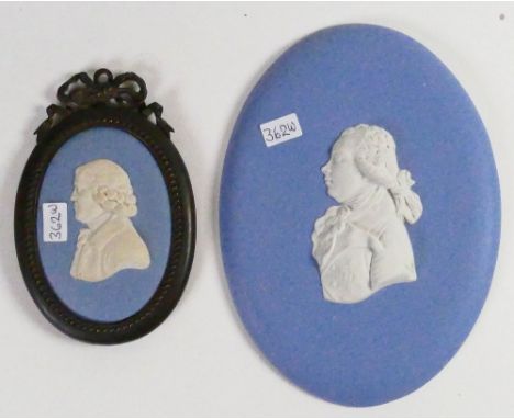 Wedgwood blue Jasper oval portrait plaques: Smaller item in metal frame, height of largest 12.5cm. (2)