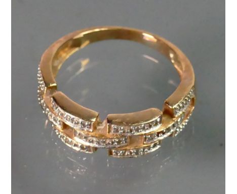 9ct ladies Diamond ring: Size P, 3.6g.