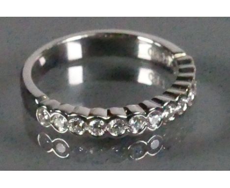 Platinum ladies Diamond ring: Size I, 4.2g.