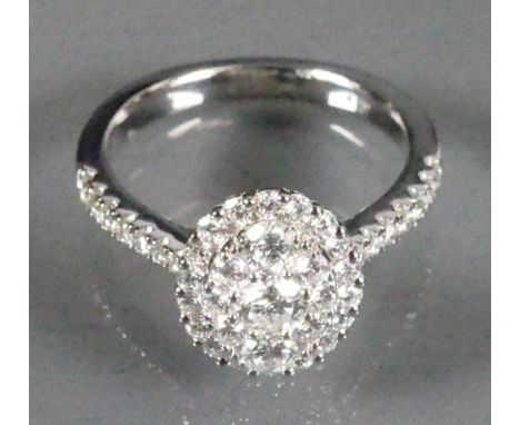 9ct white gold Diamond cluster ring: Size I, 2.9g.