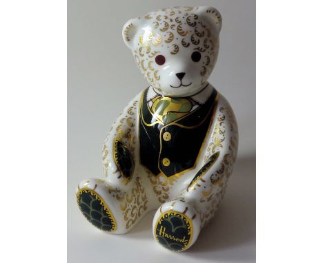 Royal Crown Derby paperweight HARRODS TEDDY BEAR 827/1500: Gold stopper, certificate, first quality, original box.