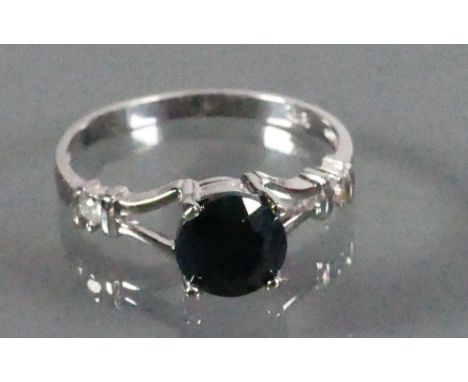 18ct White gold ladies Sapphire &amp; Diamond ring: Size I, 1.8g.