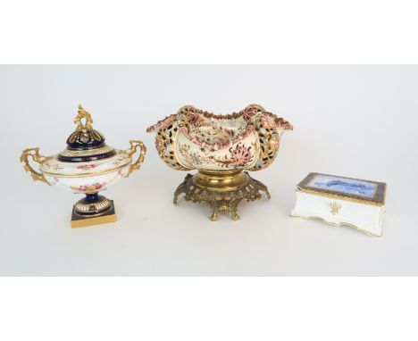 A J FISCHER OF BUDAPEST RETICULATED BOWL on gilt metal stand, a Royal Worcester pot pourri pot and cover painted with flowers