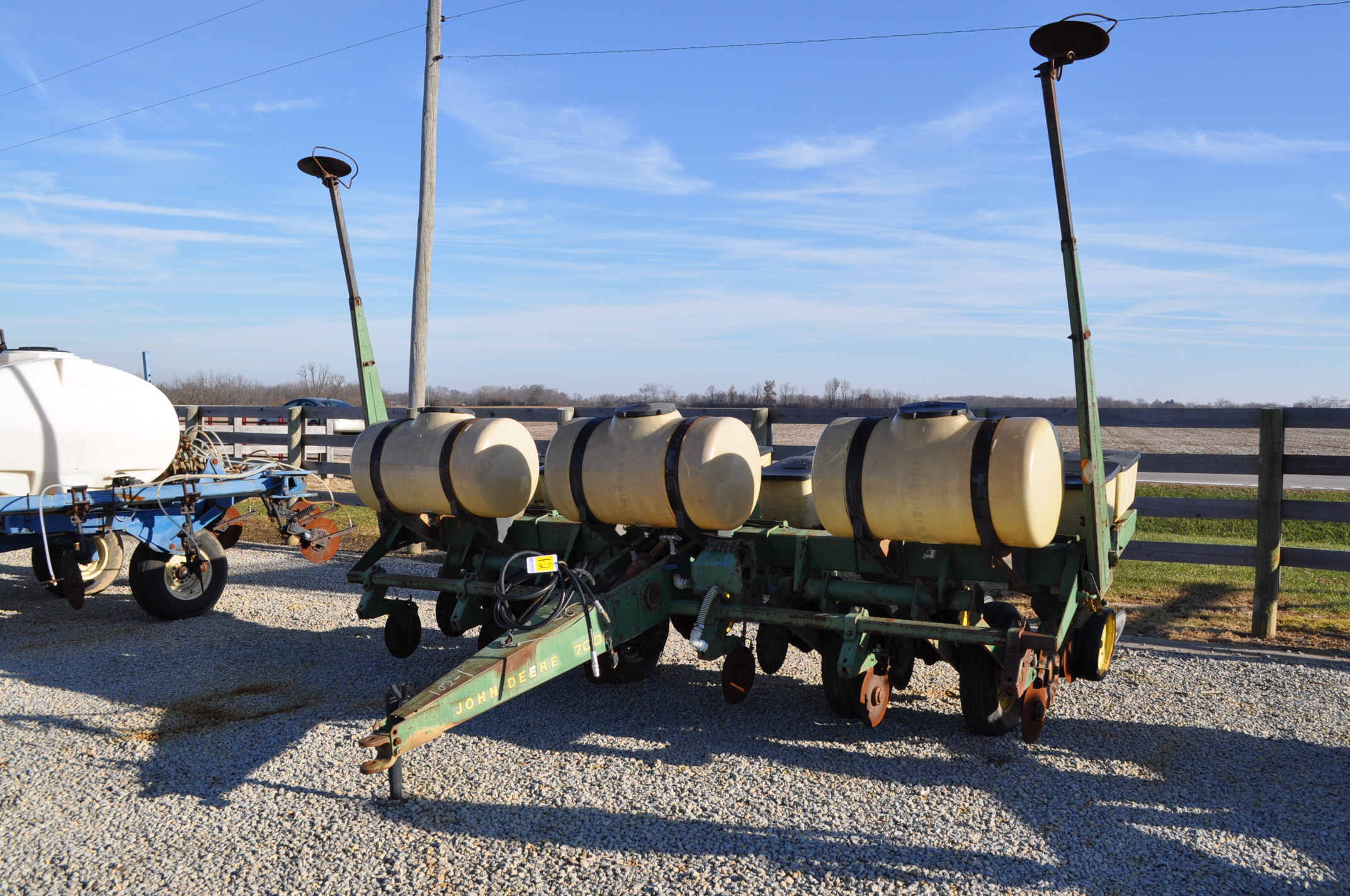 John Deere 7000 6 row 30" planter, notill coulters, fertilizer openers, (3) 70 gal poly tanks, i