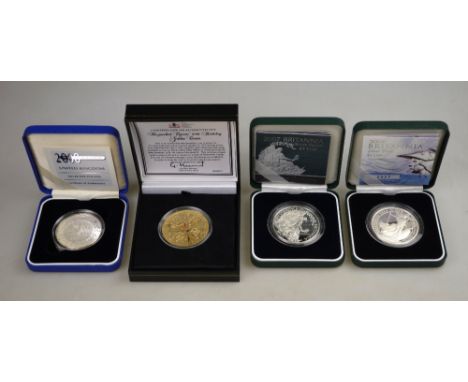 Two boxed silver proof Britannia Two Pound coins 2006/7, to/w a 2000 five pounds and a 2006 silver gilt Royal Commemorative f