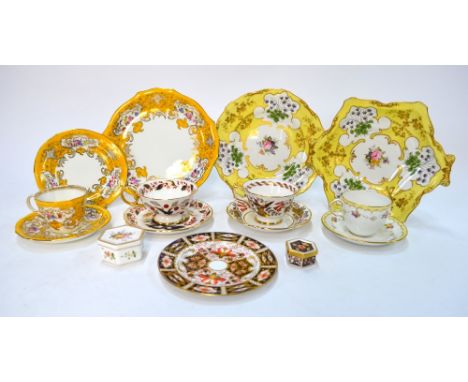 A small collection of Derby teawares comprising: a yellow ground hexagonal shallow bowl and matching plate, date cypher 1903;