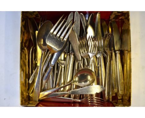An extensive set of Elkington Plate 'Rochester' flatware and cutlery (94 pieces) Condition Report 8 table knives, 8 table for