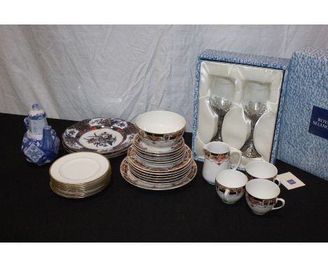 Collection of porcelain, to include Atwasser tea cups, Royal Worcester plates, a tea pot, and boxed Royal Selangor pair of wi