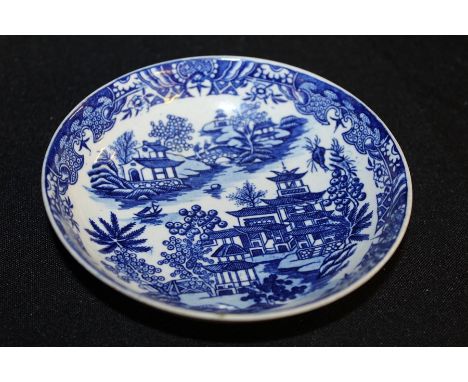 Worcester or Caughley 18th Century porcelain dish, with transfer decorated pagoda scene, crescent moon mark to the base, 12.5