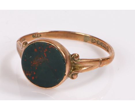 9 carat gold agate set ring