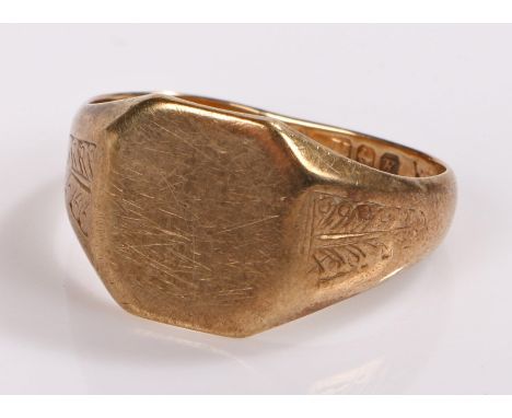9 carat gold signet ring, AF, 4.3 grams