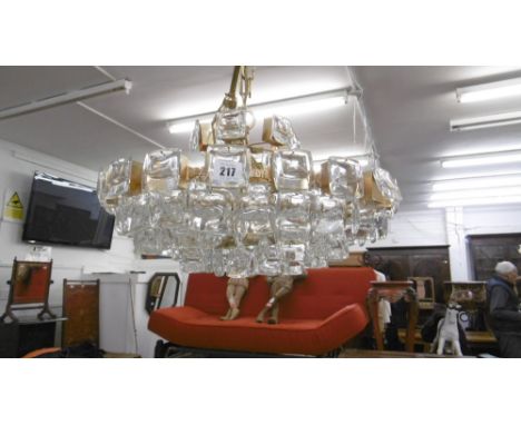 A CONTEMPORARY CIRCULAR LIGHT FITTING