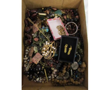 Box of costume jewellery to include gold coloured earrings in the Etruscan style