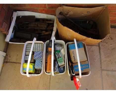 Tools &amp; fixings