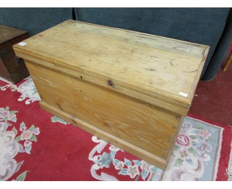 Pine fitted trunk