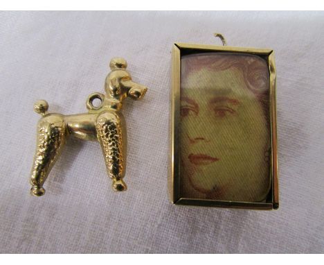 2 x 9ct gold charms