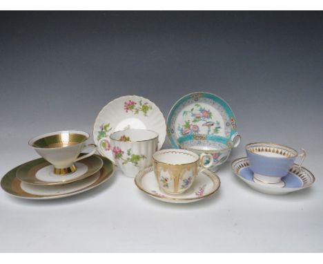 A COLLECTION OF DECORATIVE PORCELAIN TEAWARE / CUPS AND SAUCERS, to include a Spode 2197 pattern cup &amp; saucer, Coalport P