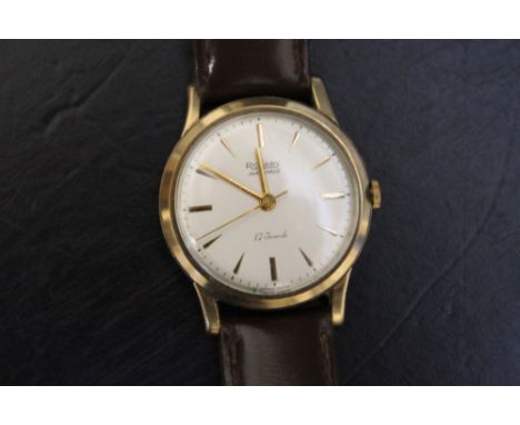 A ROTARY MAXIMUS 9CT GOLD WRIST WATCH, on leather strap with Rotary box, presentation engraving to reverse, Dia 3.5 cmConditi