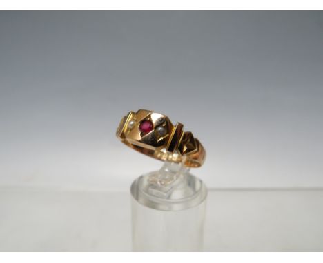 A HALLMARKED 9CT GOLD SEED PEARL AND GEMSET VINTAGE RING, ring size S, approximately 2.16 g