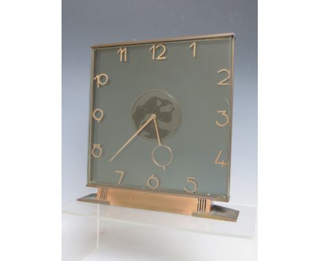 AN ART DECO 8 DAY GLASS MANTLE CLOCK, of square form on a shaped base, H 20.5 cm, W 20 cm
