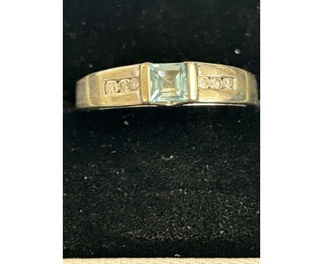 9ct White Gold ring set with aquamarine &amp; diamonds Size O 2.8g 