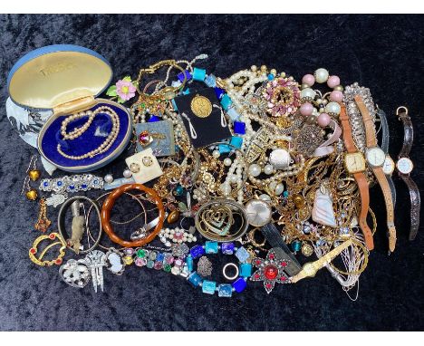 Collection of Vintage Costume Jewellery, comprising necklaces, pearls, beads, bracelets, watches, pendants, brooches, crystal