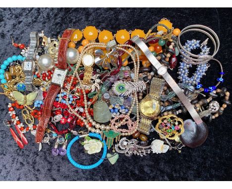 Collection of Vintage Costume Jewellery, comprising brooches,  pearls, bangles, beads, chains, watches, etc. Good lot for sor