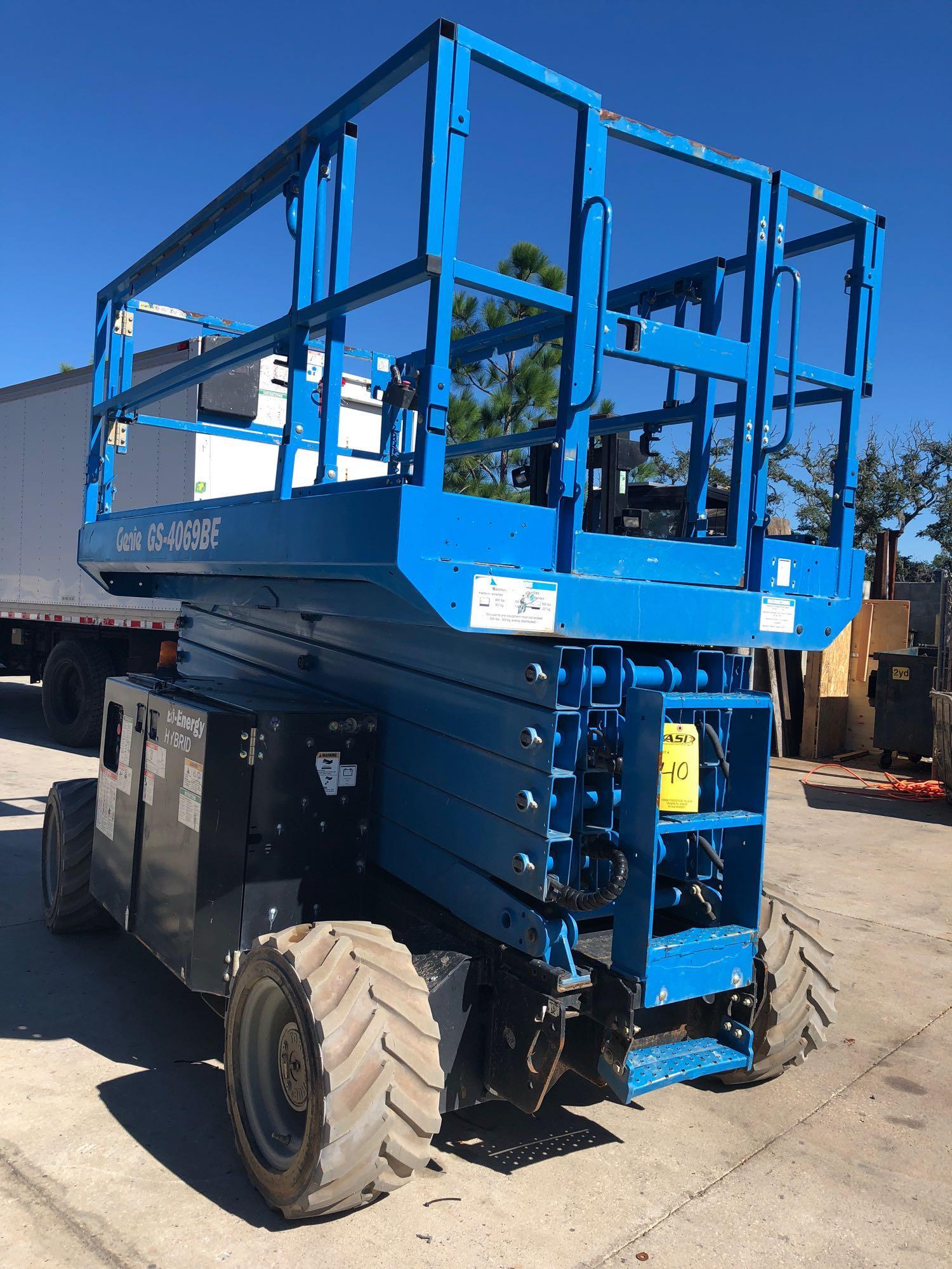 2014 GENIE GS4069BE HYBRID SCISSOR LIFT, 40 FT PLATFORM HEIGHT, SLIDE