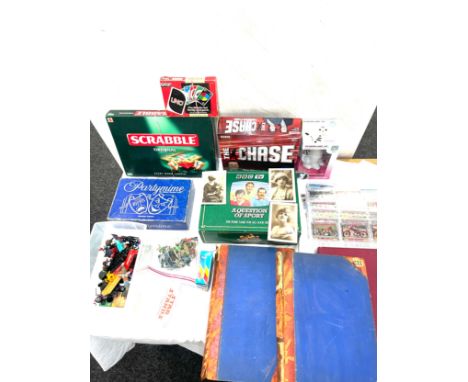 Large selection of miscellaneous includes Led animal lamp, books, cards etc 