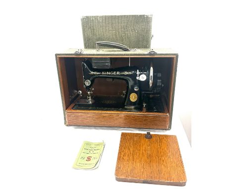 Vintage cased singer sewing machine, untested 