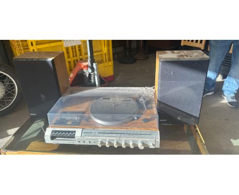 Hitachi record player model no 6DT-120 and speakers in working order with a selection of records