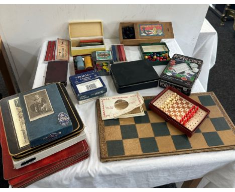 Selection of vintage and later games includes boxwood chess, counters etc 