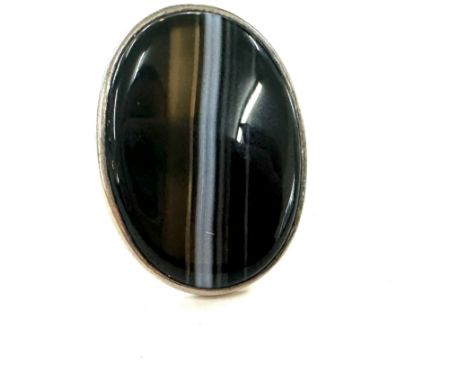 Massive vintage banded agate and sterling silver ring, weight 32 grams, UK size T, fully hallmarked Birmingham 1974, size of 