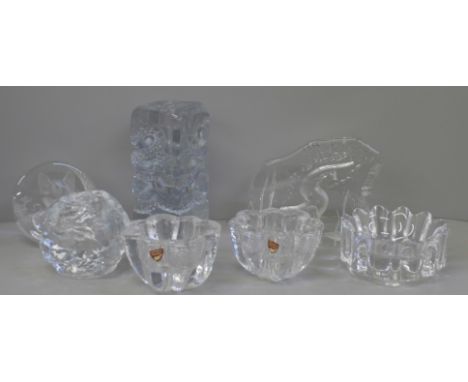 Seven items of clear glass including an Orrefors bowl, Kosta Boda tea light holder and otter paperweight&nbsp;&nbsp;**PLEASE 