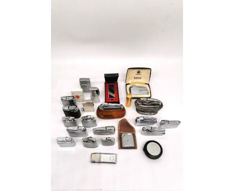 A collection of 23 vintage lighters and one case, to include a boxed Varaflame and four similar, two Ronson table top, seven 