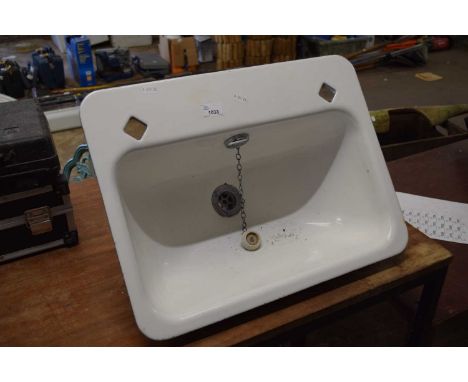 Cast metal enamel sink