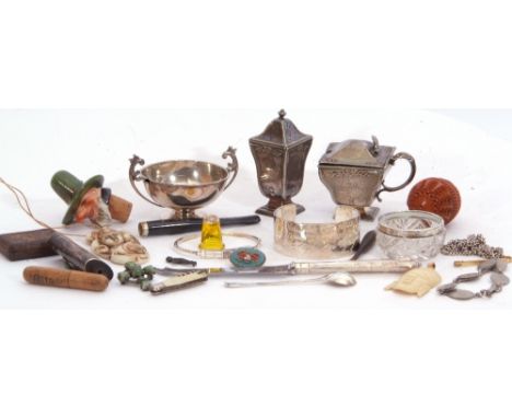 Mixed Lot: unmarked white metal two-handled circular salt, Elkington plate mustard pot and pepper (made for the Royal Automob