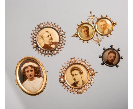 5-teiliges Konvolut von Portrait-Broschen (19./20. Jh.), Metall, teils vergoldet, teilsdurchbrochen gearbeiteter Rand, je m. 