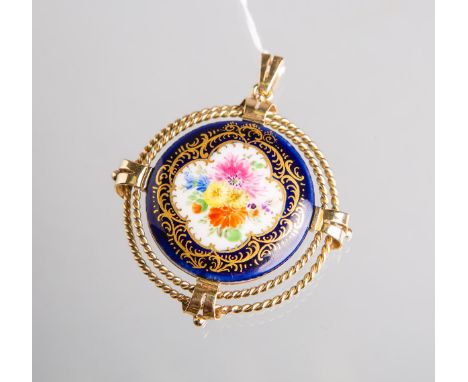 Anhänger 585 GG (Meissen, 1. Wahl), Porzellanplakette in Fassung, weißer Fond m. blauerRahmung u. Blumendekor, Goldstaffage, 