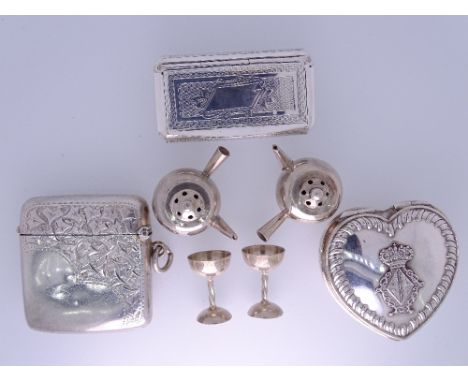 SMALL SILVER to include miniature cabinet items and three various boxes, the miniatures as two pepper pots in the form of bul