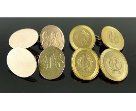 2 pairs of 9ct gold cufflinks,
18g total.