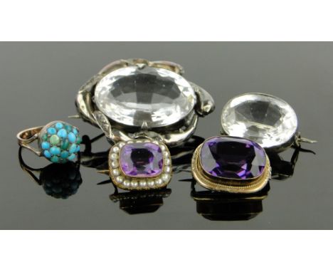 2 pieces of Victorian crystal jewellery,
2 amethyst set brooches and a turquoise cluster ring, (5).