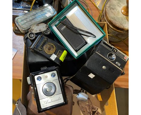 A vintage "Vest Pocket" Kodak camera and collectables 