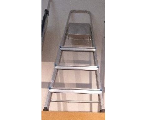 A 4 tread metal step ladder