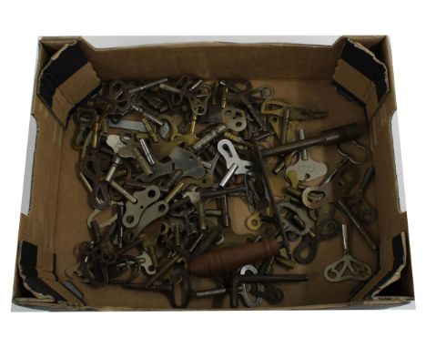 Large quantity of mainly mantel clock keys (approx 100) 